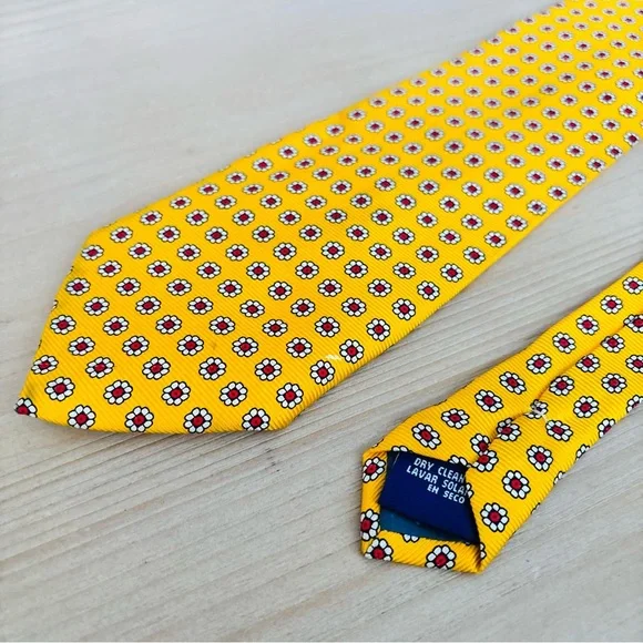 Hunt Club Men’s Yellow Floral Silk TieMade in Italy